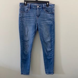 American Eagle next level stretch medium wash jegging.